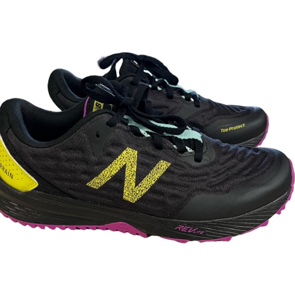 New Balance Women's Nitrel V3 All Terrain Running Size 7